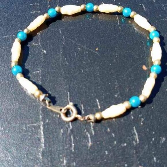 VINTAGE FRESHWATER PEARLS WITH GOLD TONE AND BLUE BEAD ACCENTS - Picture 4 of 5